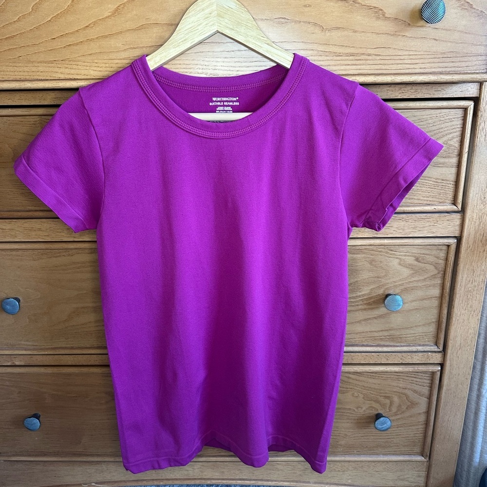 Womens Magenta Short Sleeve Fitted Tee Size Large/Extra Large Stretch Layering